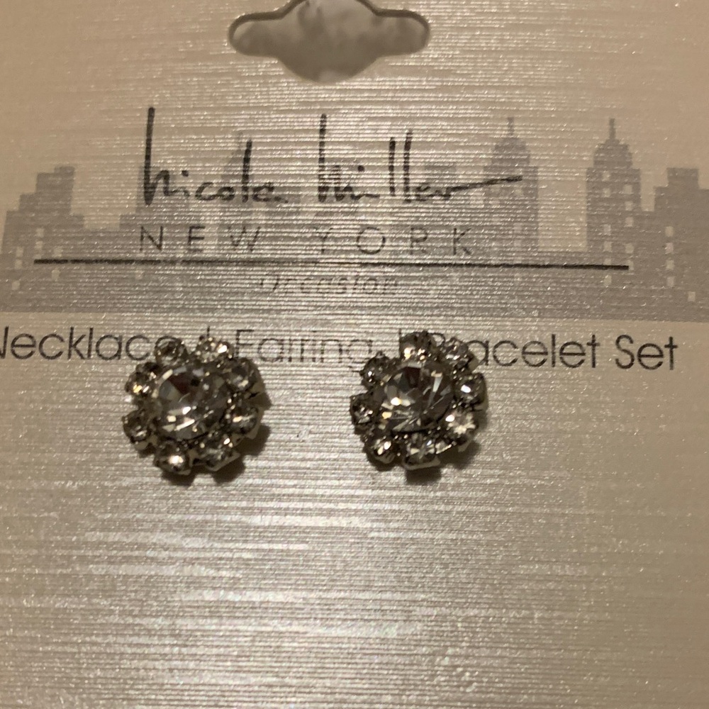NEW- Nicole Miller Elegant Silver Floral Jewelry Set - Picture 2 of 5
